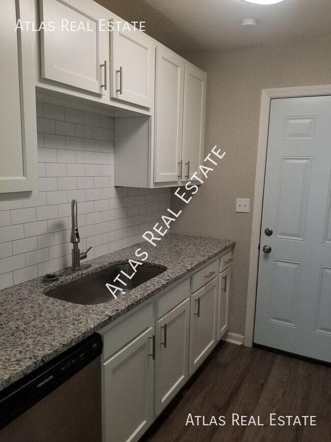 Foto del edificio - 9414-9416 E 14th Street S - 9416