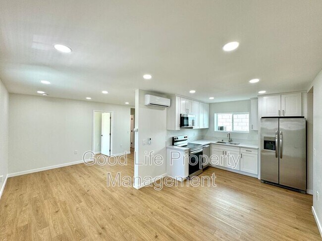 Building Photo - 2414 33rd St
