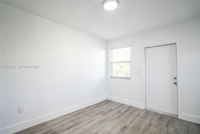 Building Photo - 1950 NW 2nd Ct