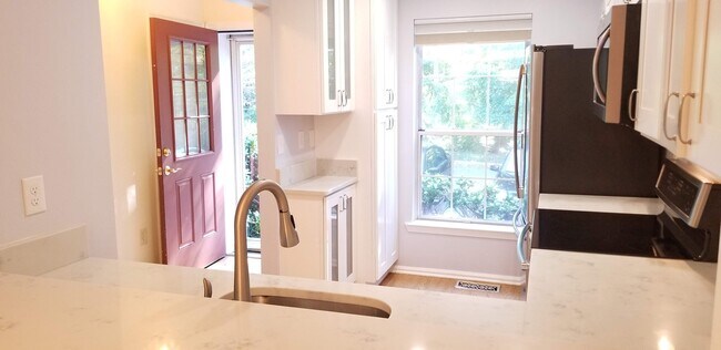 Foto del edificio - 2109 Derby Ridge Ln