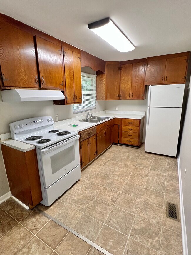 Kitchen - 410 W 15th St