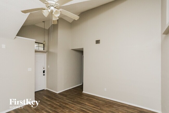 Foto del edificio - 1620 Hunterwood Dr