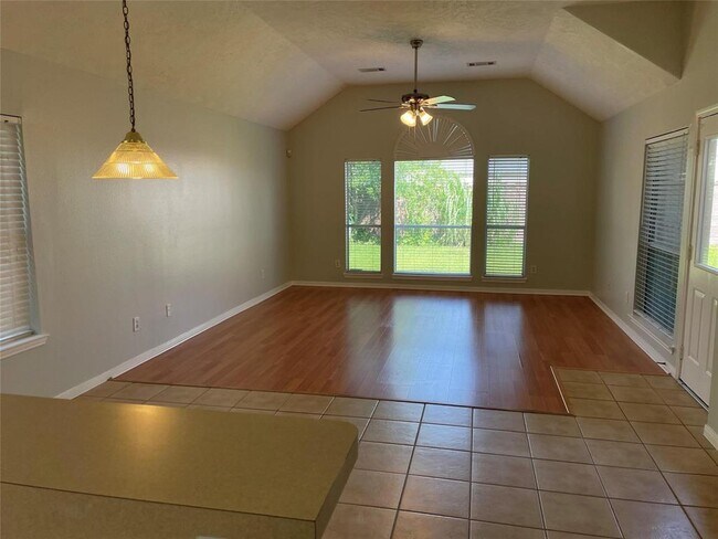 Foto del edificio - 7314 Garden Field Ln