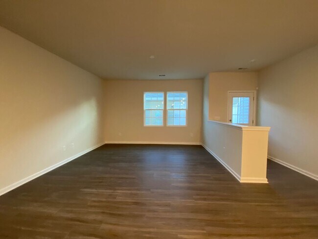 Building Photo - Room in 4 Bedroom Townhome at Canton Side Ave