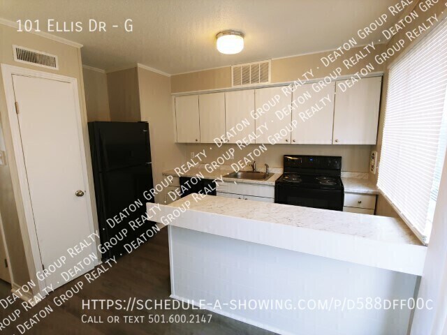 Foto del edificio - 101 Ellis Dr