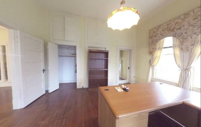 Building Photo - THREE BEDROOM, 2 BATHROOM HOME FOR LEASE I...