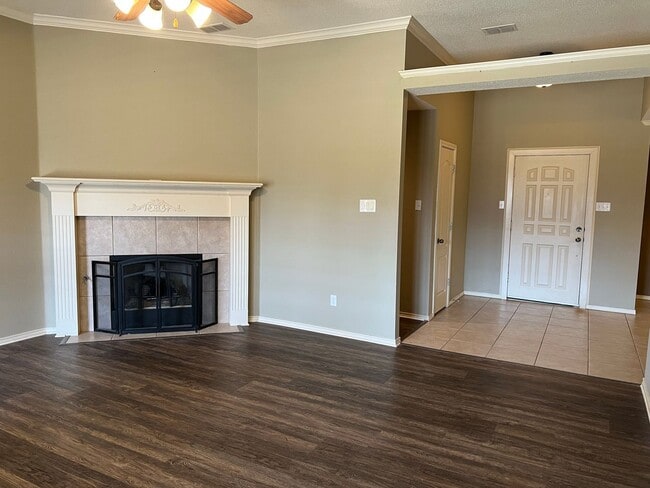 Building Photo - North Pointe Retreat with Backyard Oasis