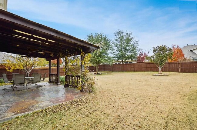 Huge Backyard! - 312 Highland Valley Ct