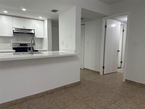 Building Photo - 8100 Geneva Ct