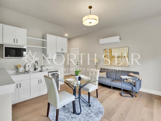 Building Photo - 8898 Serenity Ter