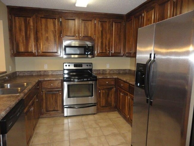 Building Photo - 138 Jasmine Cir