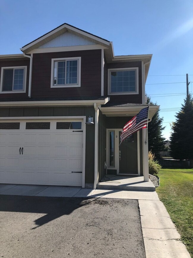 Foto del edificio - MOVE IN TODAY Beautiful 3 Bedroom 2 Bathroom Condo