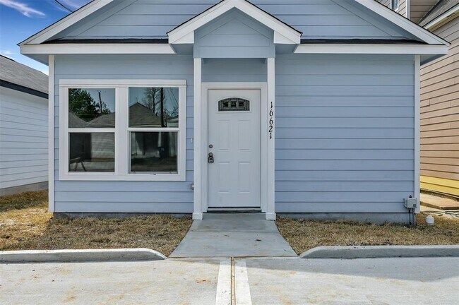 Building Photo - 16621 E Hammon