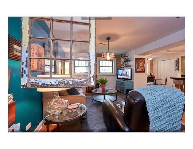 Foto del edificio - 1846 W Berteau Ave