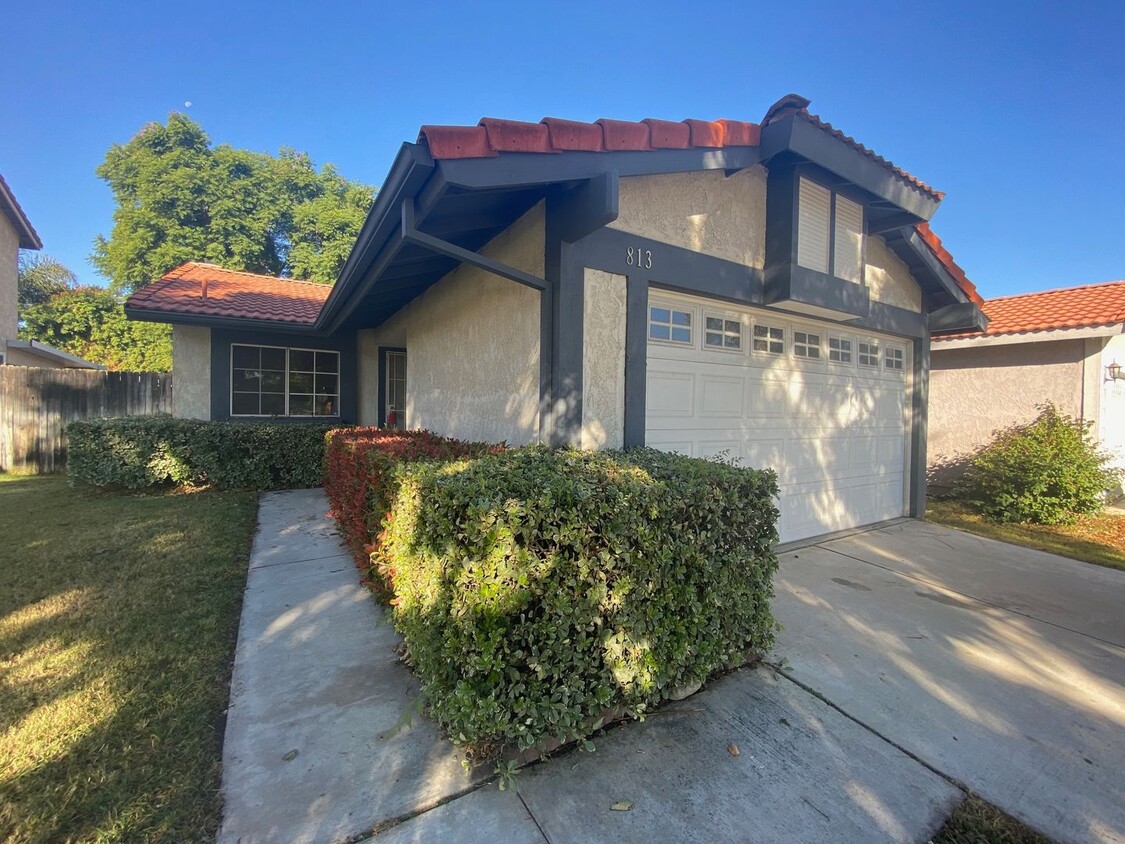 Foto principal - Colton Home Located in Cooley Ranch