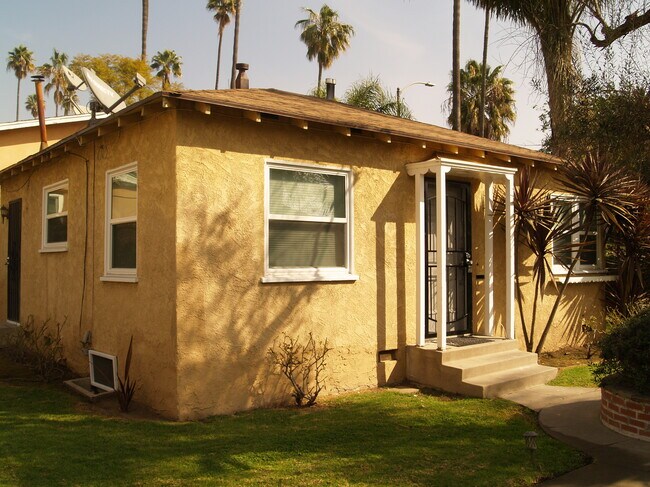 Foto del edificio - 1527 Meadowbrook Ave