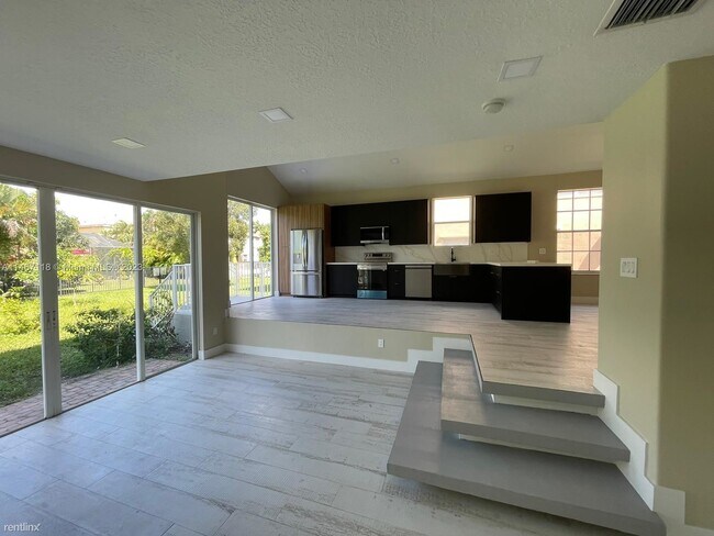Building Photo - 4 br, 3 bath House - 9914 Shepard Pl