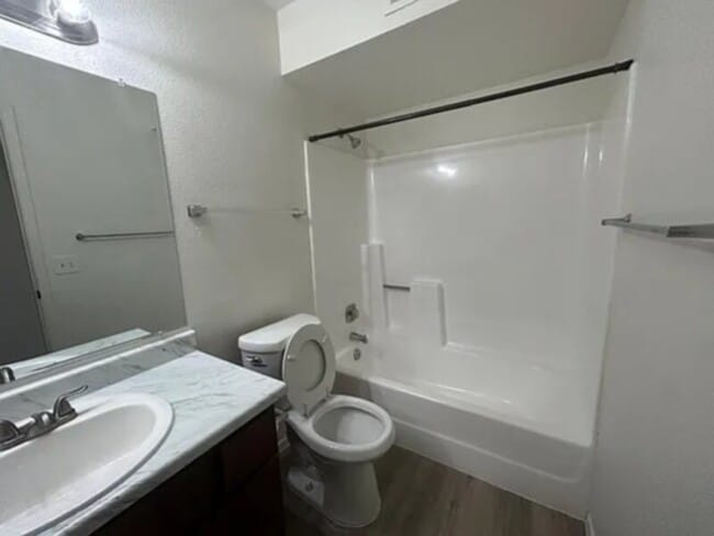 Foto del edificio - 9312 N 74th Dr