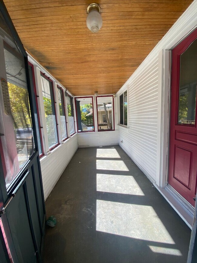 Foto del edificio - Amazingly Located Home