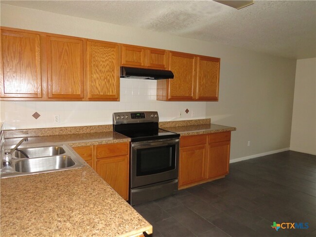Foto del edificio - 1602 Dugger Cir