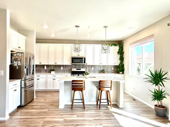 Building Photo - 18284 Grosbeak Pl