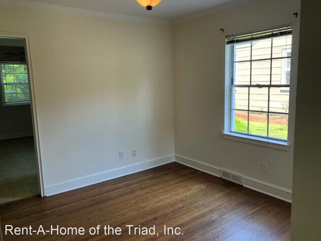 Building Photo - 3 br, 1 bath House - 1806 W. Friendly Avenue