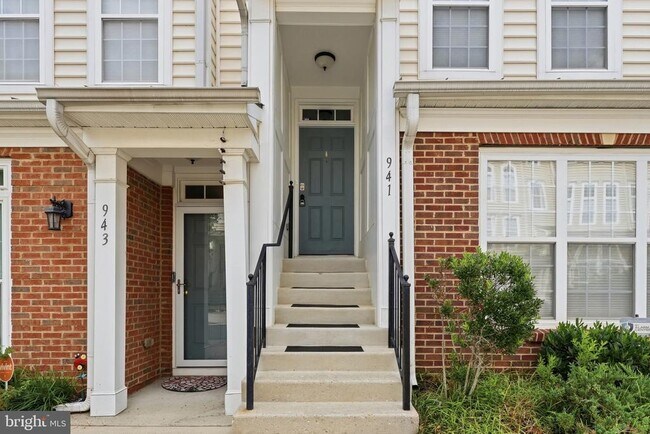 Foto del edificio - 941 Pine Forest Ln
