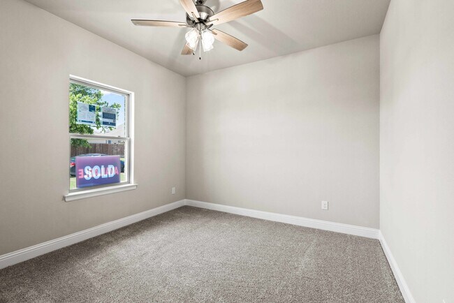 Building Photo - 610 Timberline Dr