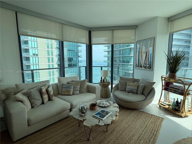 Foto del edificio - 501 NE 31st St