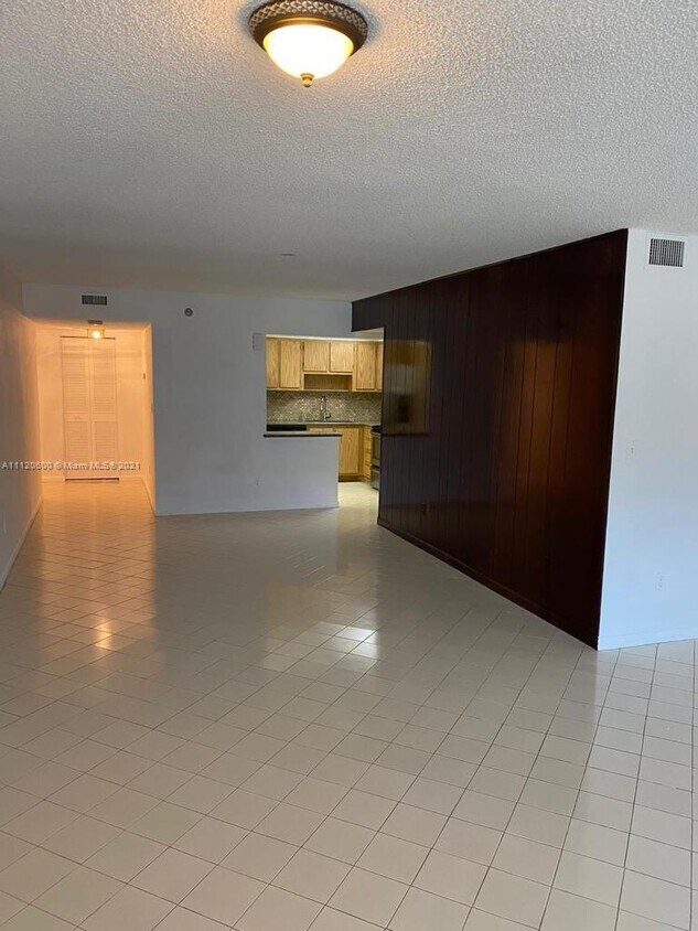 20840 San Simeon Way Unit 202, Miami, FL 33179 Condo for Rent in
