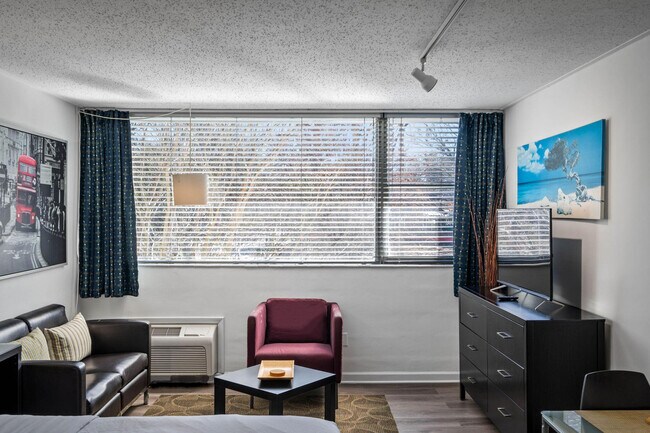 Building Photo - 47 25th St NW