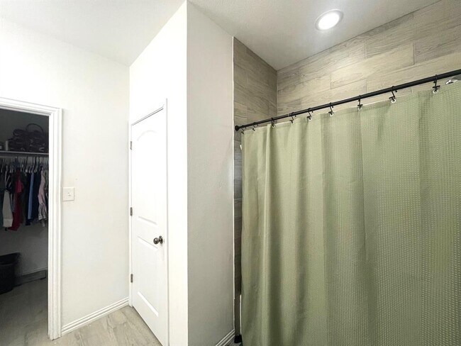 Foto del edificio - 4422 Luella Ave