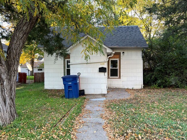 Building Photo - 608 S Wisconsin- 1 Bedroom House