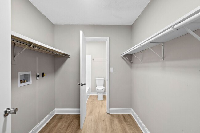 Interior Photo - Skyland Pointe