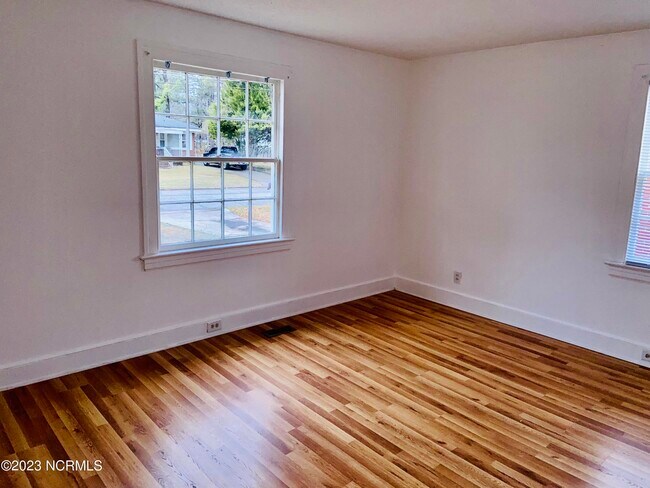 Foto del edificio - 105 Dewey St SW