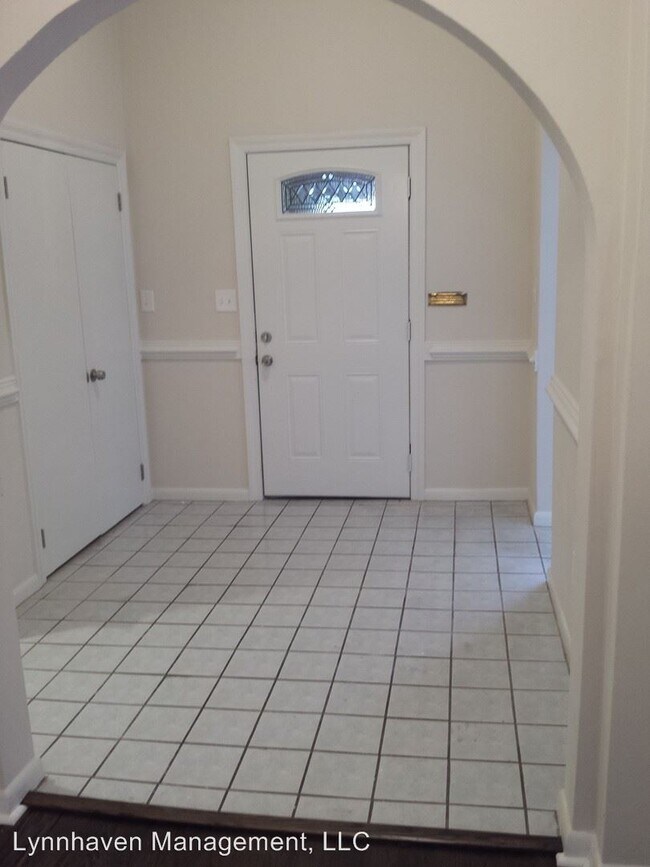 Foto del edificio - 402 Pembroke Ave