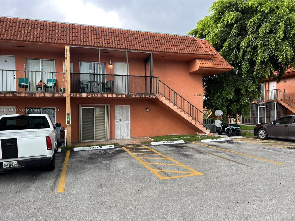 7061 SW 129th Ave Unit 1, Miami, FL 33183 Condo for Rent in Miami, FL