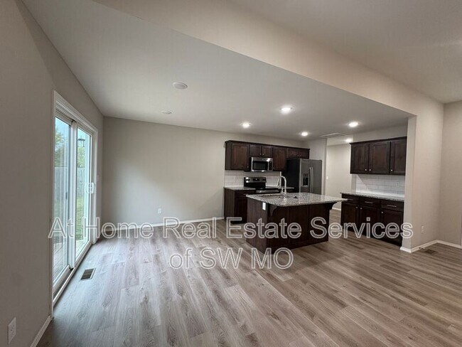 Foto del edificio - 206 Rosalie St