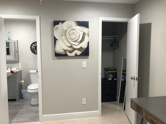 Foto del edificio - 744 Palmer Ct