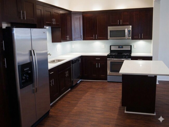 Foto del edificio - Luxury College Rental - South Side Flats