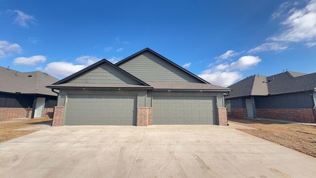 Building Photo - 11502 University