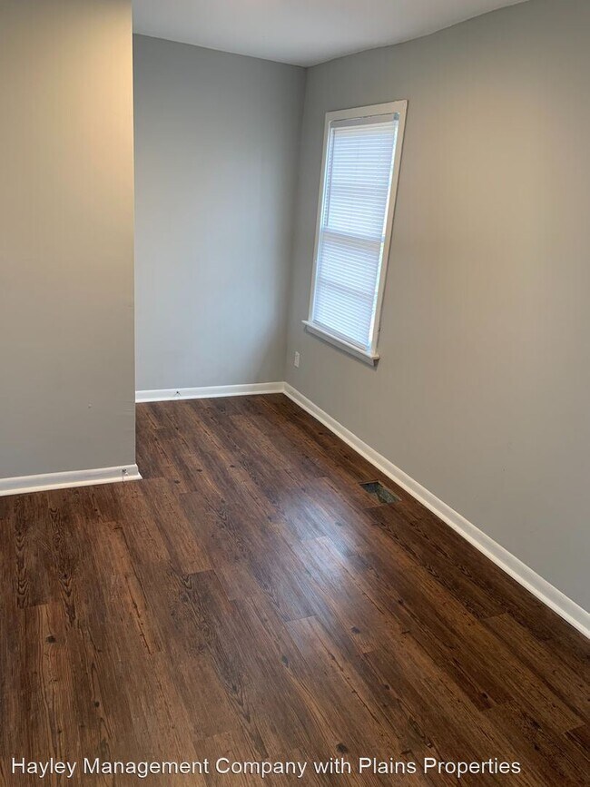 Building Photo - 3 br, 1 bath House - 301 S 3rd Street