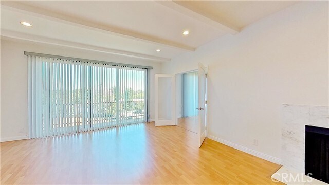 Building Photo - 4454 Ventura Canyon Ave