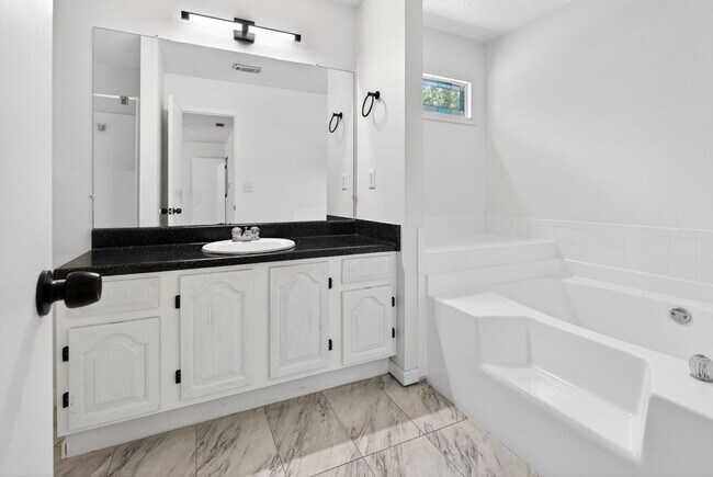 Foto del edificio - 11525 Matthews Trail