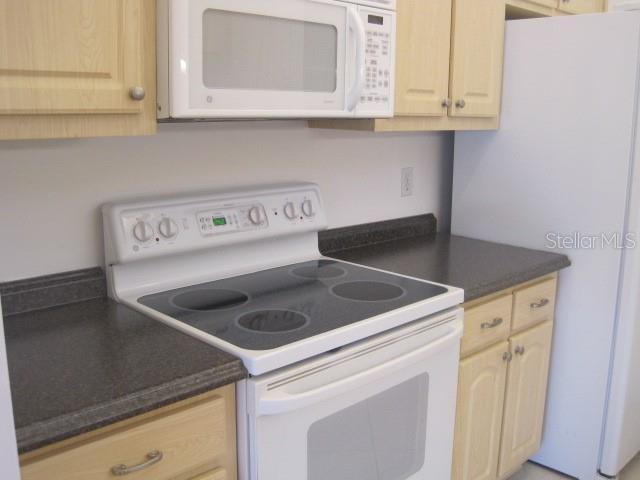 Foto del edificio - 102 Oakridge Ct