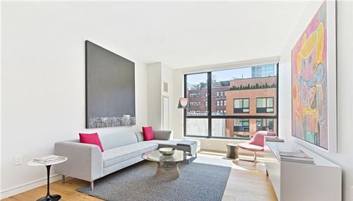 Primary Photo - 560 W 28th St