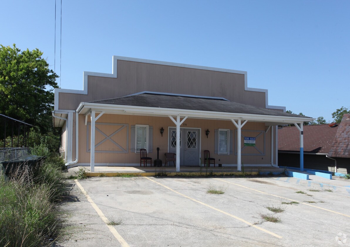 Foto del edificio - 776 Collins Rd