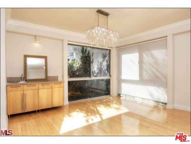 Foto del edificio - 318 N Maple Dr