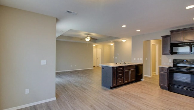 Foto del edificio - 3 Bedroom Rental Home in Republic - fully ...