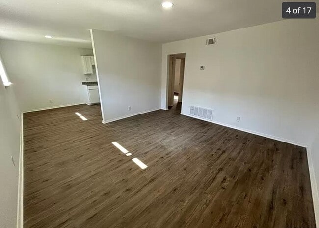 Building Photo - 2807 Observation Dr